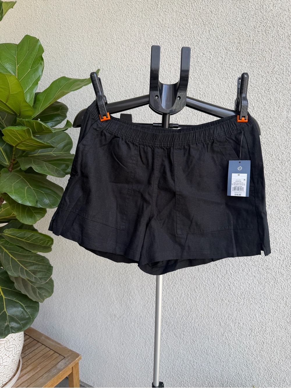 Universal Thread Black High-Waist Elastic Waist Shorts